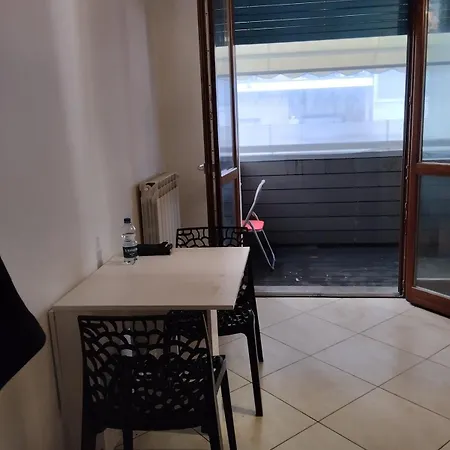 Quartiere S Rita Front Palalpitur Appartement *